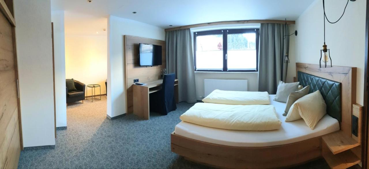 Alpenrose Hotel-Garni ゲルロス エクステリア 写真