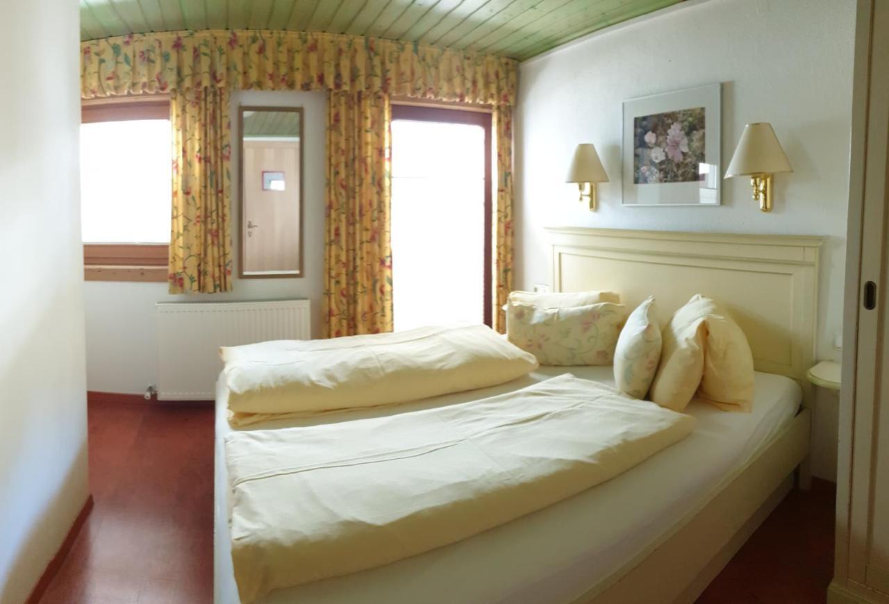 Alpenrose Hotel-Garni ゲルロス エクステリア 写真